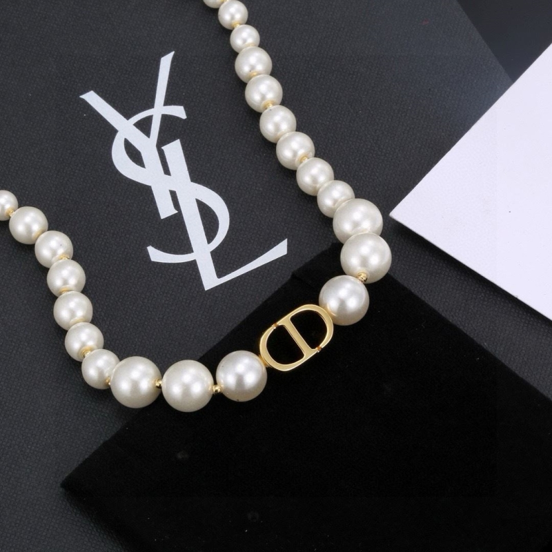 chr1st1an D10r necklaces